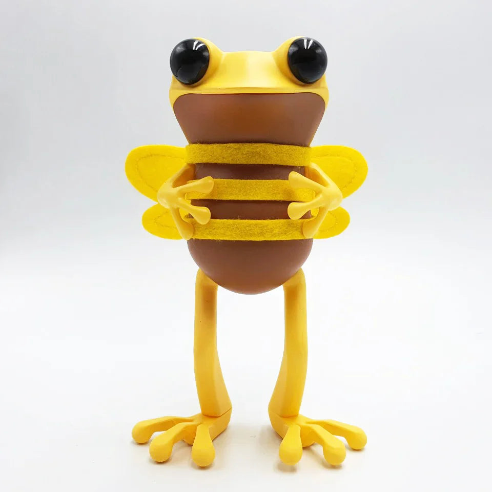 Bee's Knees Froggie by TwelveDot