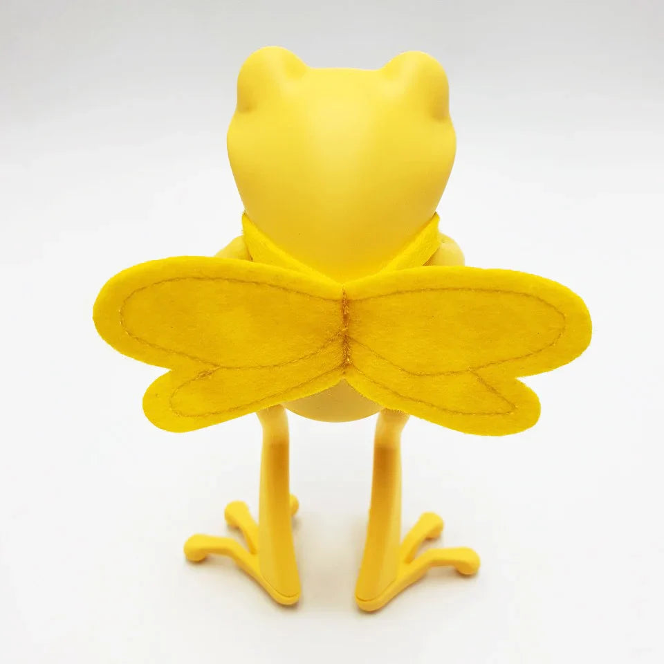 Bee's Knees Froggie by TwelveDot
