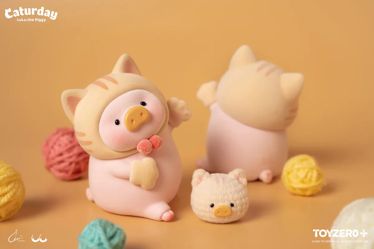 Lulu the Piggy Caturday XL Cat Paws